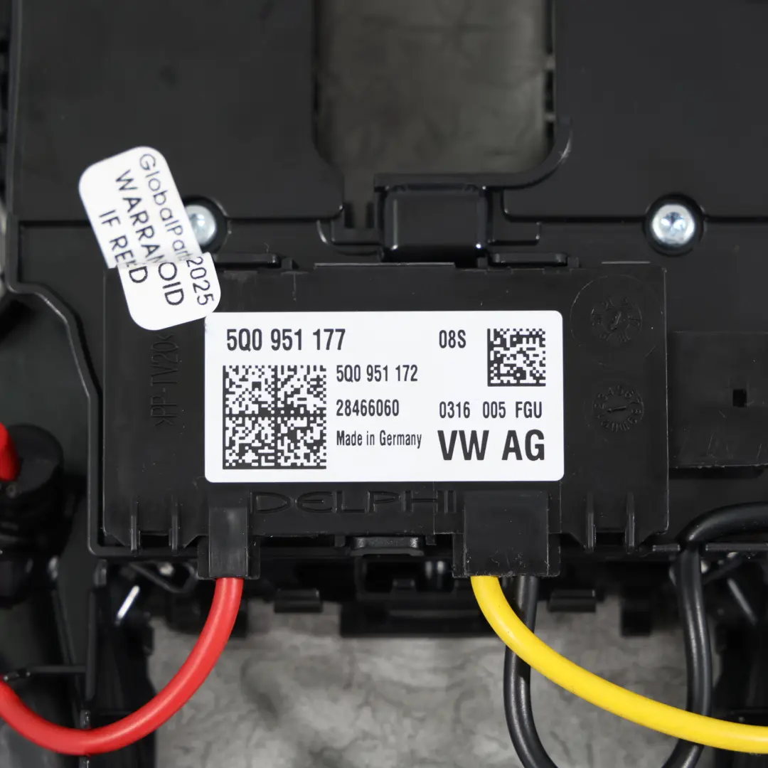 Techo Delantero Interior Luz De Cortesía Panel para Audi A4 B9 con número de pieza 4K0947135B Audi A4 B9 Techo Delantero Interior Luz De Cortesía Panel - SKU 4K0947135B - Número de pieza 4K0947135B