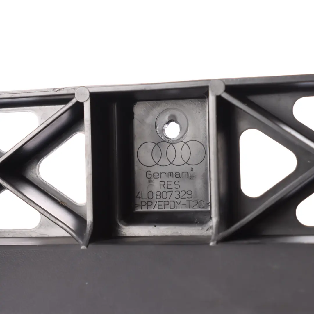 Bumper Support Bracket Holder Mount Centre Lower to Audi Q7 4L Rear with Part number 4L0807329 Audi Q7 4L Rear Bumper Support Bracket Holder Mount Centre Lower - SKU 4L0807329 - Part number 4L0807329