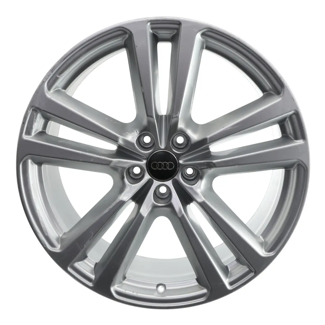4M Srebrna Felga Aluminiowa 20" 9J ET:33 do Audi Q7 o numerze 4M0601025H Audi Q7 4M Srebrna Felga Aluminiowa 20" 9J ET:33 - SKU 4M0601025H-2 - Numer Części 4M0601025H