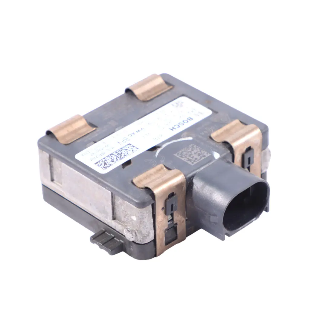 Moduł Radar Zmiany Pasa Ruchu Martwego Pola Prawy do Audi S5 F5 o numerze 4M0907566D Audi S5 F5 Moduł Radar Zmiany Pasa Ruchu Martwego Pola Prawy - SKU 4M0907566D - Numer Części 4M0907566D