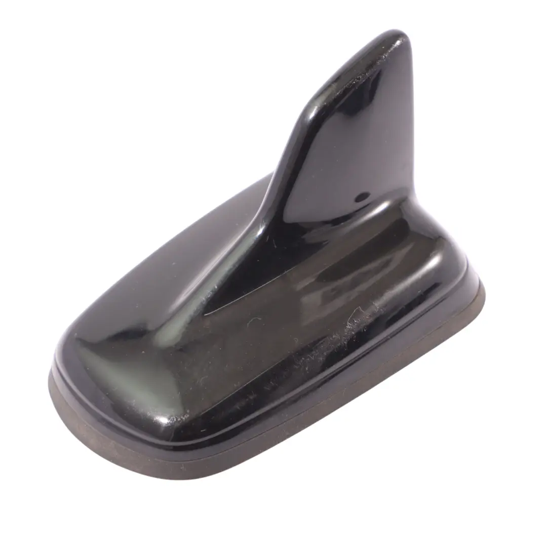 8Y Antenna Satellitare A Tetto Shark Black per Audi S3 con numero di parte 4N0035503AF Audi S3 8Y Antenna Satellitare A Tetto Shark Black - SKU 4N0035503AF-BLK - Numero di parte 4N0035503AF