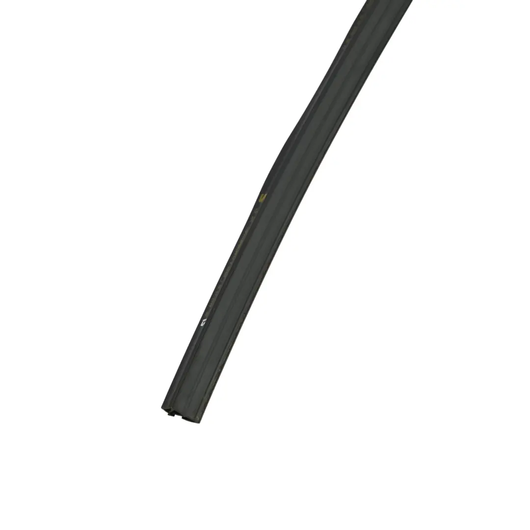 Prowadnica Uszczelka Szyby Prawy Przód do Seat Ateca Skoda Karoq o numerze 575837432Q Seat Ateca Skoda Karoq Prowadnica Uszczelka Szyby Prawy Przód - SKU 575837432Q - Numer Części 575837432Q