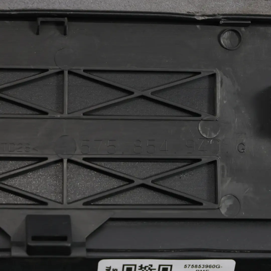 Moldura De Puerta Delantero Derecho 575854940G Crystal Black F9X para Seat Ateca con número de pieza 575853960G Seat Ateca Moldura De Puerta Delantero Derecho 575854940G Crystal Black F9X - SKU 575853960G-BME - Número de pieza 575853960G