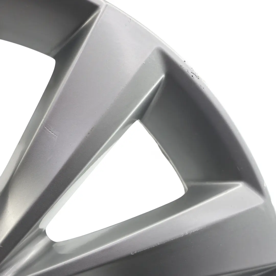 Felga Aluminiowa Srebrna 16" 6,5J ET:44 do VW Volkswagen New Beetle o numerze 5C0601025T VW Volkswagen New Beetle Felga Aluminiowa Srebrna 16" 6,5J ET:44 - SKU 5C0601025T-1 - Numer Części 5C0601025T