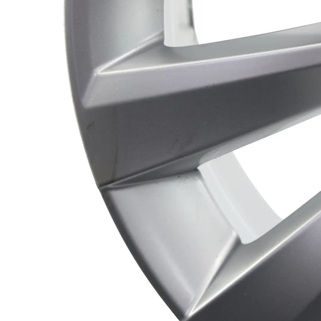Cerchio In Lega Argento 16" 6,5J ET:44 per VW Volkswagen New Beetle con numero di parte 5C0601025T VW Volkswagen New Beetle Cerchio In Lega Argento 16" 6,5J ET:44 - SKU 5C0601025T-1 - Numero di parte 5C0601025T