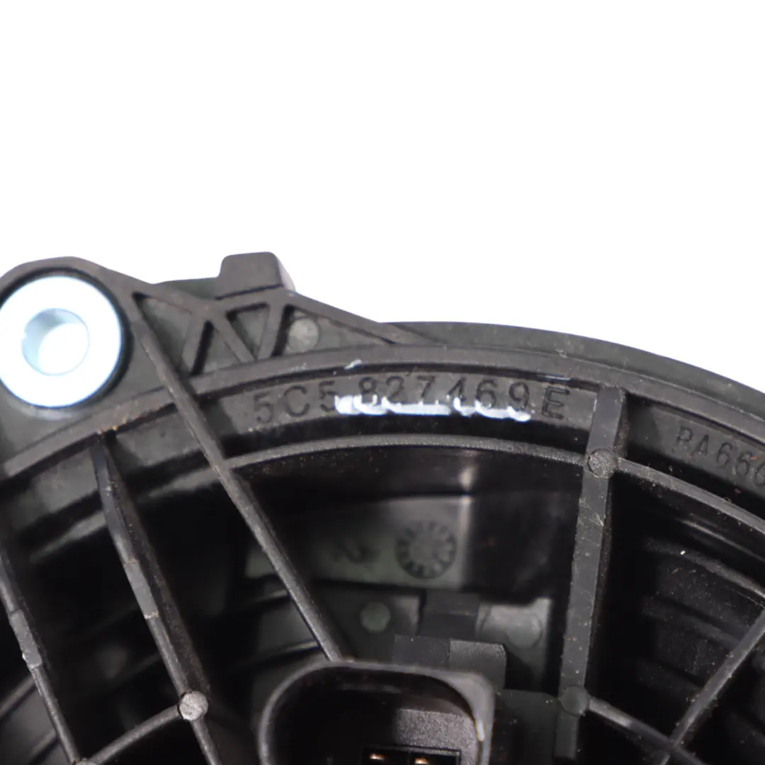 Poignée D'Ouverture De Hayon Arrière pour VW Volkswagen New Beetle à propos du numéro de pièce 5C5827469E VW Volkswagen New Beetle Poignée D'Ouverture De Hayon Arrière - SKU 5C5827469E - Numéro de pièce 5C5827469E