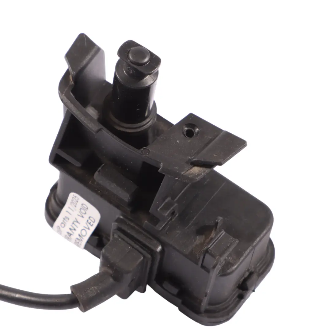 Volkswagen Golf Mk7 Siłownik Klapki Wlewu Paliwa - SKU 5C6810773K - Numer Części 5C6810773K