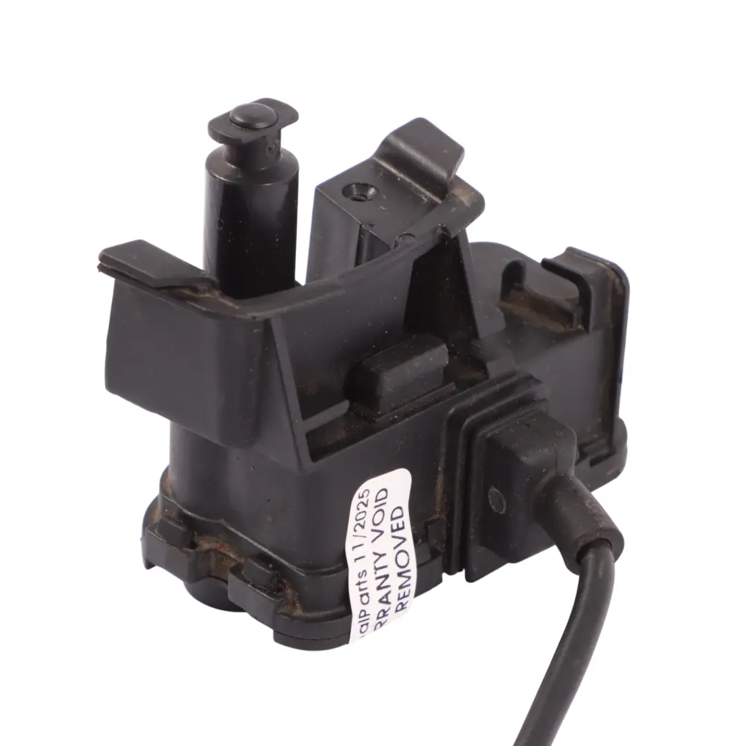 Filler Flap Actuator Motor Mechanism to Volkswagen Golf Mk7 Fuel with Part number 5C6810773K Volkswagen Golf Mk7 Fuel Filler Flap Actuator Motor Mechanism - SKU 5C6810773K - Part number 5C6810773K