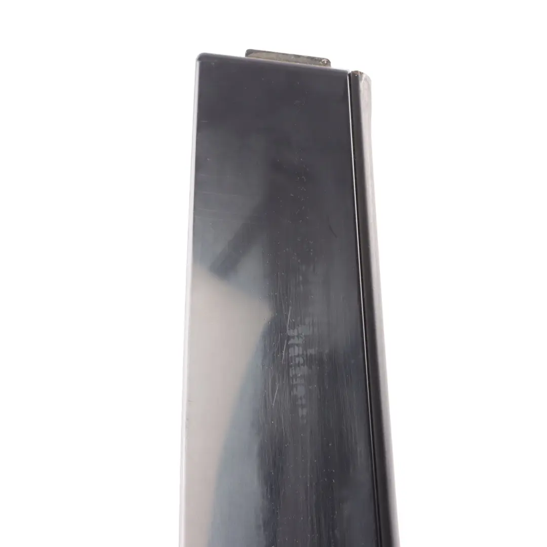 Panel Moldura Pilar B Puerta Trasera Derecha para Skoda Octavia 5E con número de pieza 5E0839902C Skoda Octavia 5E Panel Moldura Pilar B Puerta Trasera Derecha - SKU 5E0839902C - Número de pieza 5E0839902C