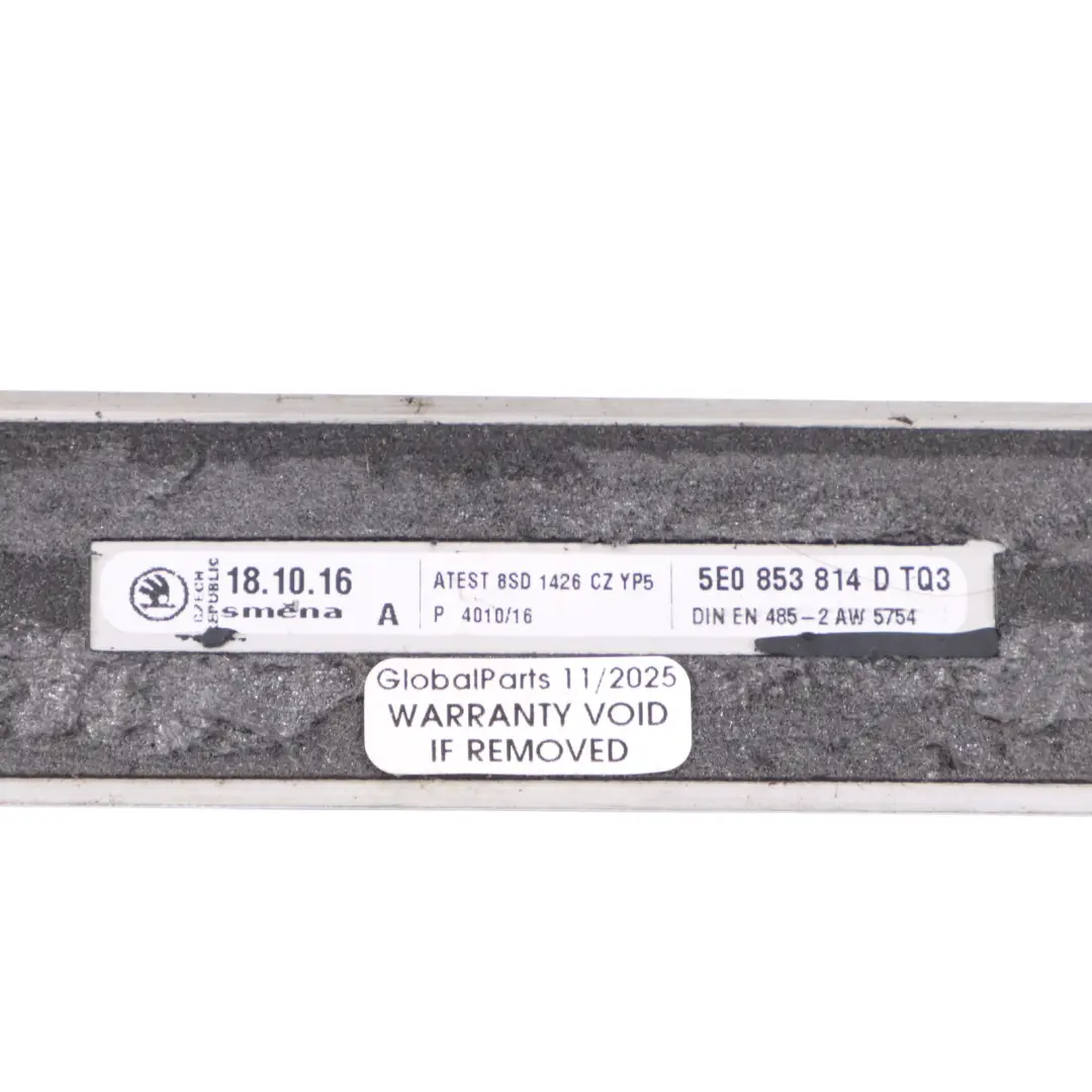 Skoda Octavia VRS 5E Umbral Puerta Tira Placa Patada Fornt Derecho - SKU 5E0853814D - Número de pieza 5E0853814D