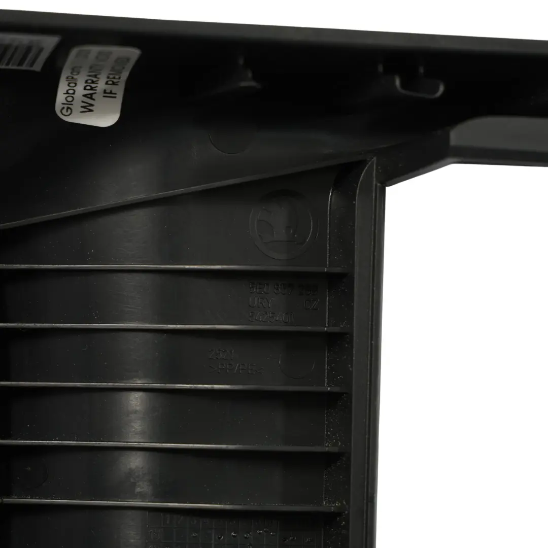 Mk3 5E Rivestimento Bordo Console Centrale Posteriore per Skoda Octavia con numero di parte 5E0857289C Skoda Octavia Mk3 5E Rivestimento Bordo Console Centrale Posteriore - SKU 5E0857289C - Numero di parte 5E0857289C