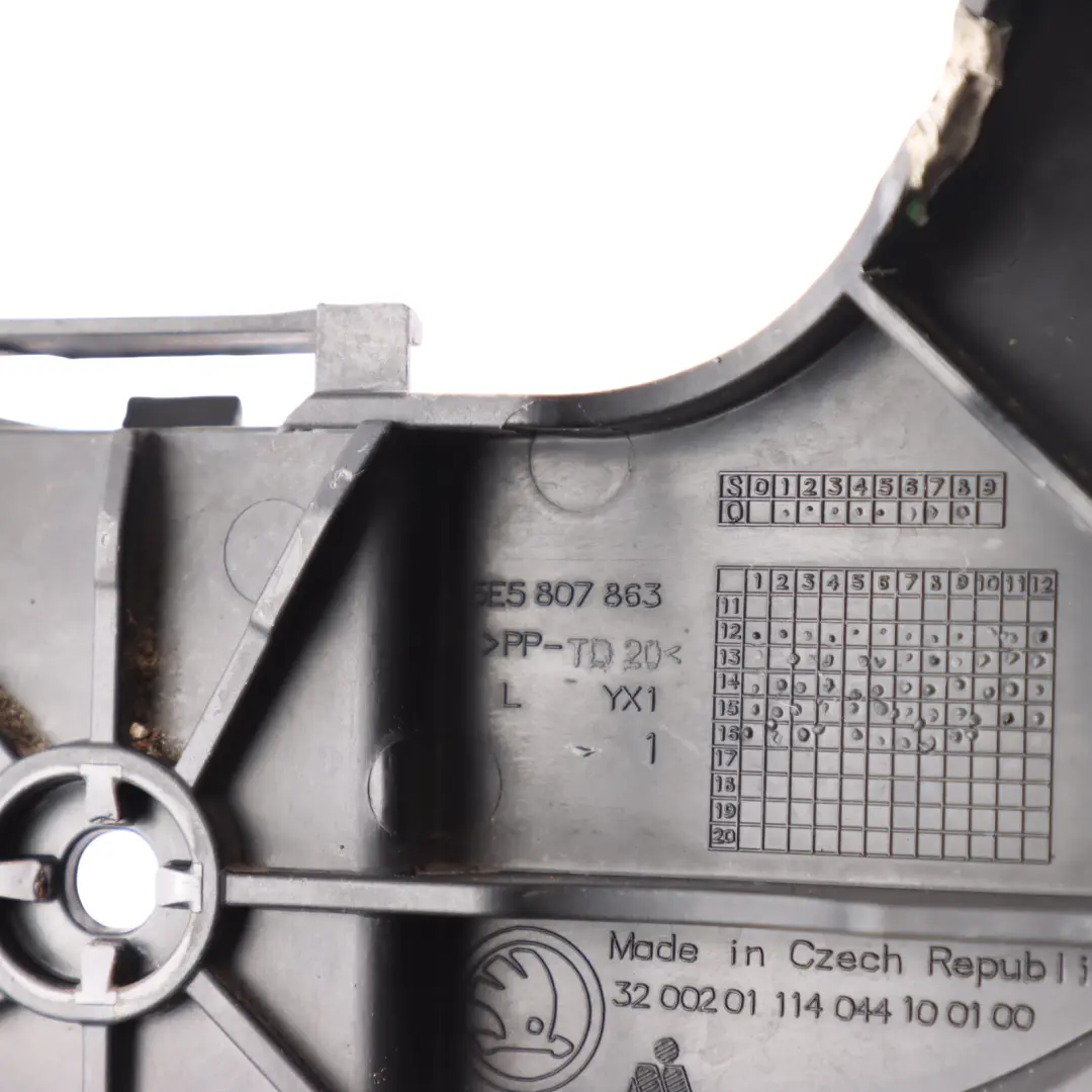 Skoda Octavia Mk3 5E Sedan Wspornik Ślizg Zderzaka Lewy Tył - SKU 5E5807863 - Numer Części 5E5807863