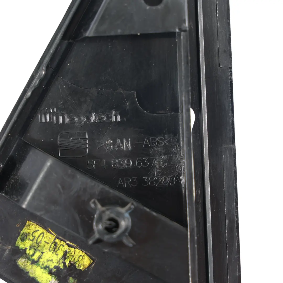 5F Mk3 5Dr Rivestimento Porta Esterno Posteriore Sinistro per Seat Leon con numero di parte 5F4839637C Seat Leon 5F Mk3 5Dr Rivestimento Porta Esterno Posteriore Sinistro - SKU 5F4839637C - Numero di parte 5F4839637C