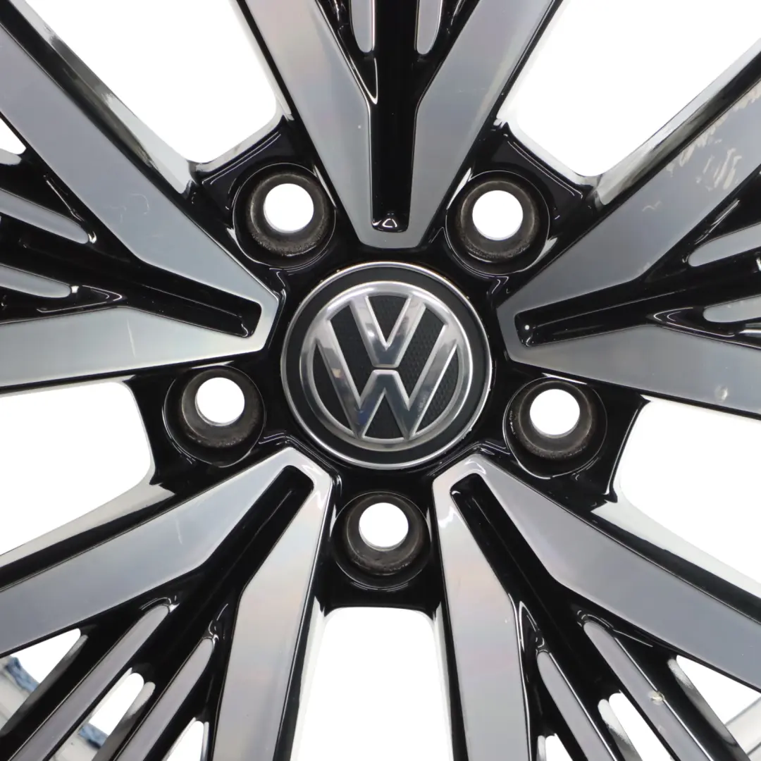 Llanta De Aleación Plata 16" 6.5J ET:46 para Volkswagen Golf Mk7 con número de pieza 5G0601025CD Volkswagen Golf Mk7 Llanta De Aleación Plata 16" 6.5J ET:46 - SKU 5G0601025CD-1 - Número de pieza 5G0601025CD