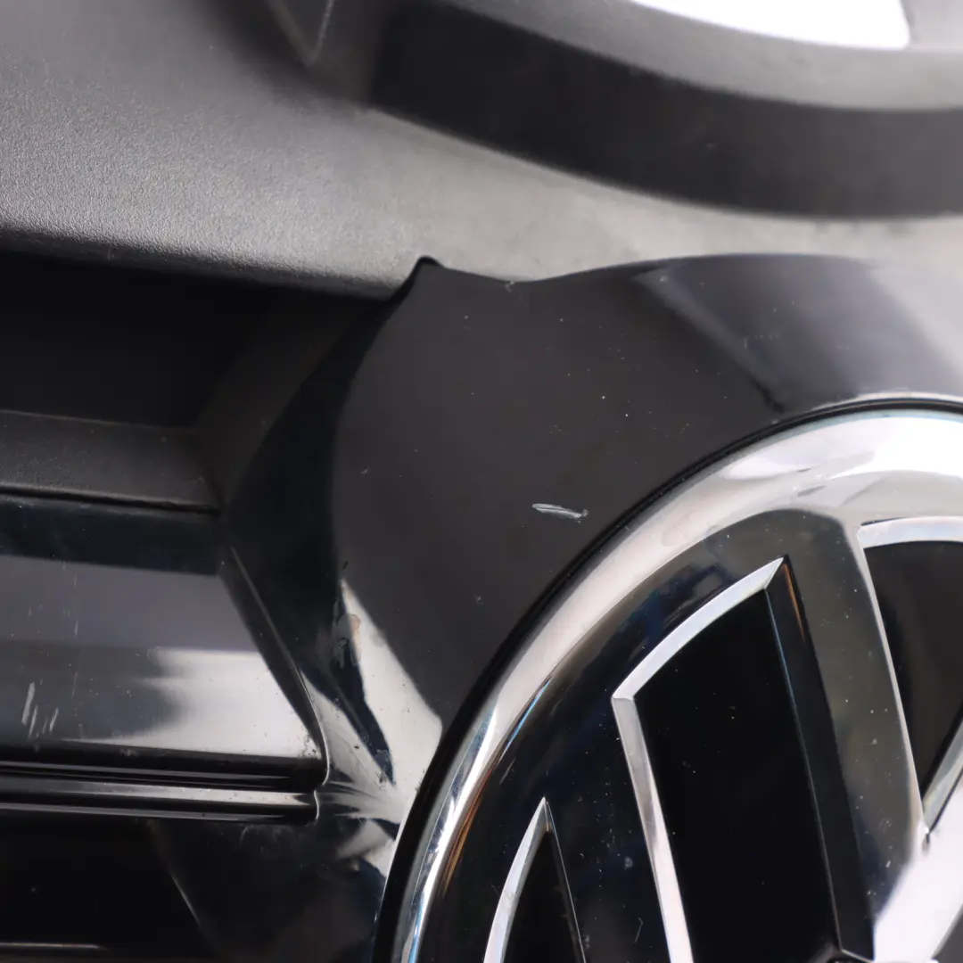 5G VII Front Bumper Centre Grille Panel Grill 5G0853653E to Volkswagen Golf with Part number 5G0853651CF Volkswagen Golf 5G VII Front Bumper Centre Grille Panel Grill 5G0853653E - SKU 5G0853651CF - Part number 5G0853651CF