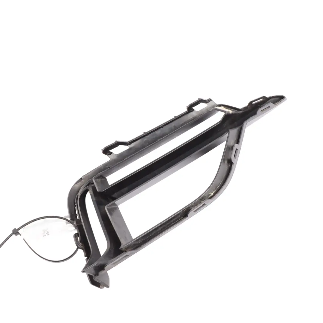 5G Front Bumper Fog light Grille Cover Left N/S to Volkswagen Golf Mk7 with Part number 5G0853665R Volkswagen Golf Mk7 5G Front Bumper Fog light Grille Cover Left N/S - SKU 5G0853665R - Part number 5G0853665R