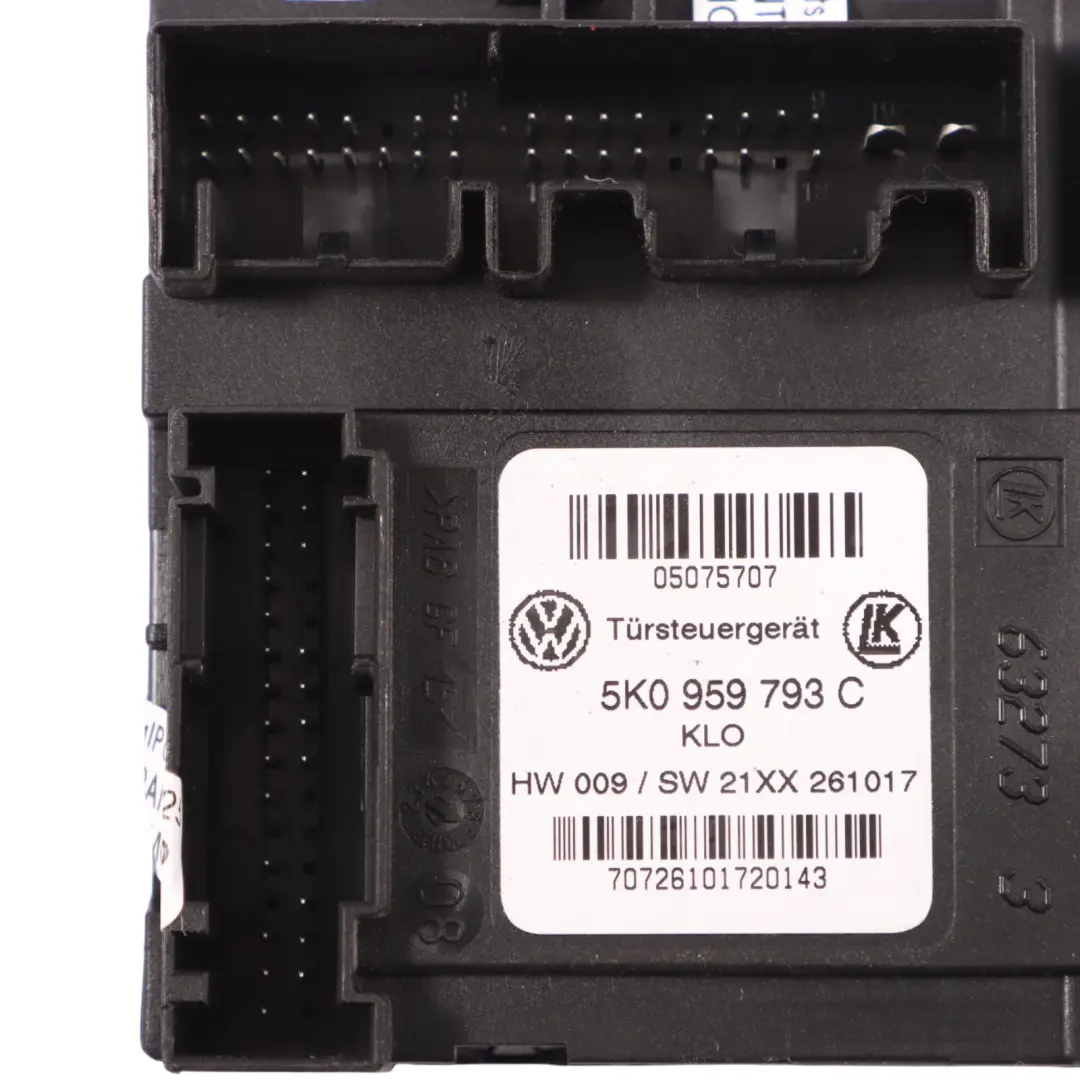 1Z Moduł Sterujący Drzwiami ECU do Skoda Octavia RS o numerze 5K0959793C Skoda Octavia RS 1Z Moduł Sterujący Drzwiami ECU - SKU 5K0959793C - Numer Części 5K0959793C