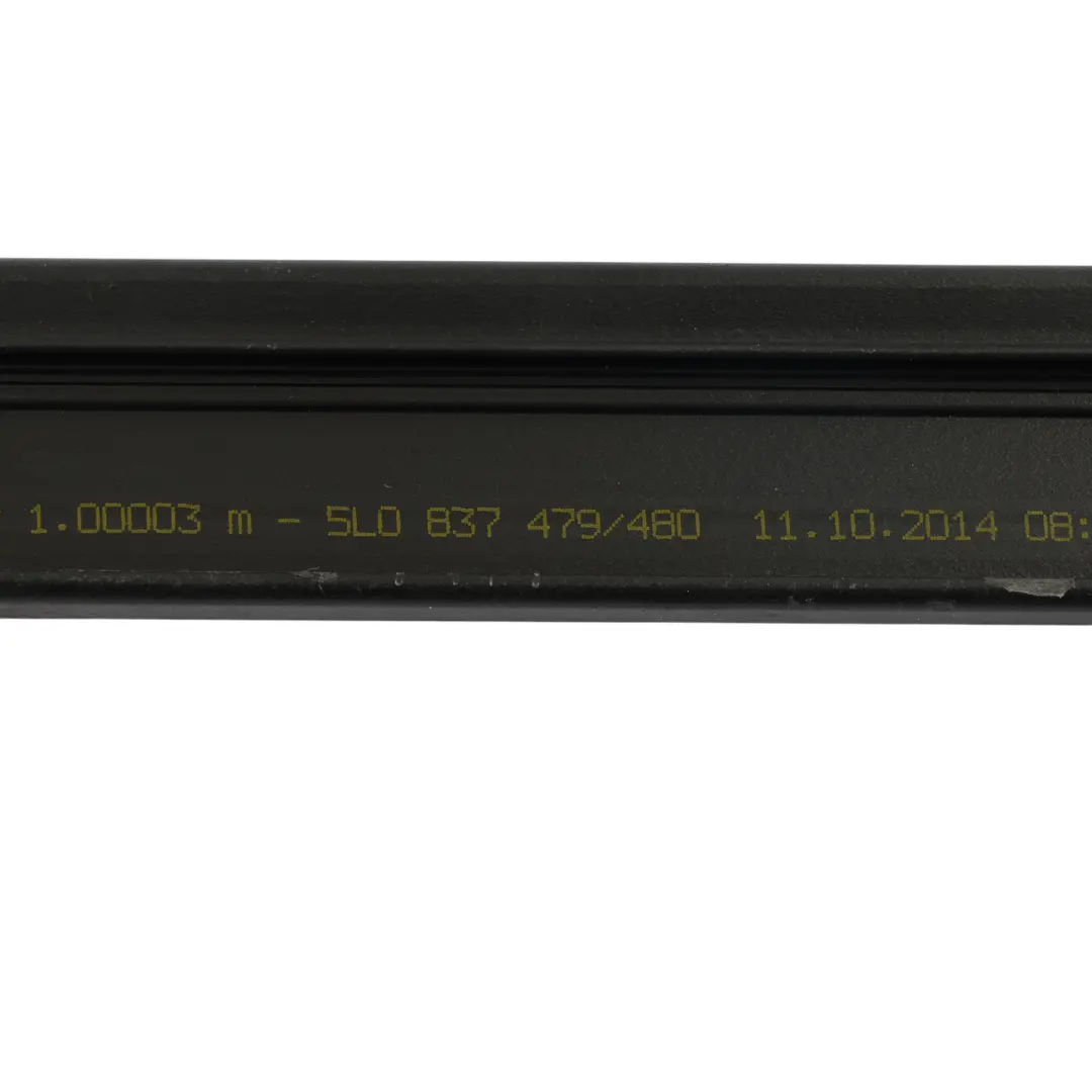 Puerta Ventana Interior Tira Sellado Delantero Derecho para Skoda Yeti 5L con número de pieza 5L0837480 Skoda Yeti 5L Puerta Ventana Interior Tira Sellado Delantero Derecho - SKU 5L0837480 - Número de pieza 5L0837480