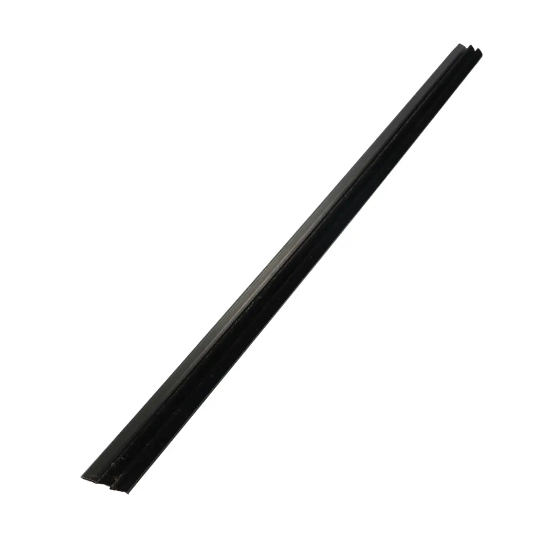 Finestrino Porta Striscia Interna Anteriore Destra per Skoda Yeti 5L con numero di parte 5L0837480 Skoda Yeti 5L Finestrino Porta Striscia Interna Anteriore Destra - SKU 5L0837480 - Numero di parte 5L0837480