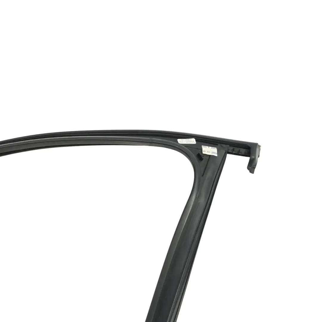 Finestrino Porta Gudie Guarnizione Anteriore Destra per VW Tiguan AX1 con numero di parte 5NA837432D VW Tiguan AX1 Finestrino Porta Gudie Guarnizione Anteriore Destra - SKU 5NA837432D - Numero di parte 5NA837432D