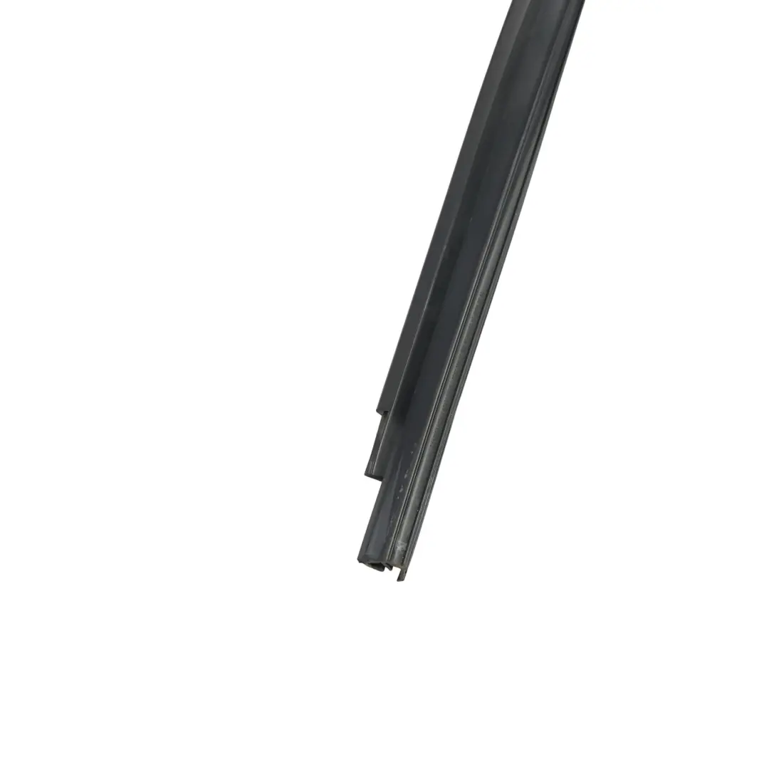 VW Tiguan AX1 Finestrino Porta Gudie Guarnizione Anteriore Destra - SKU 5NA837432D - Numero di parte 5NA837432D