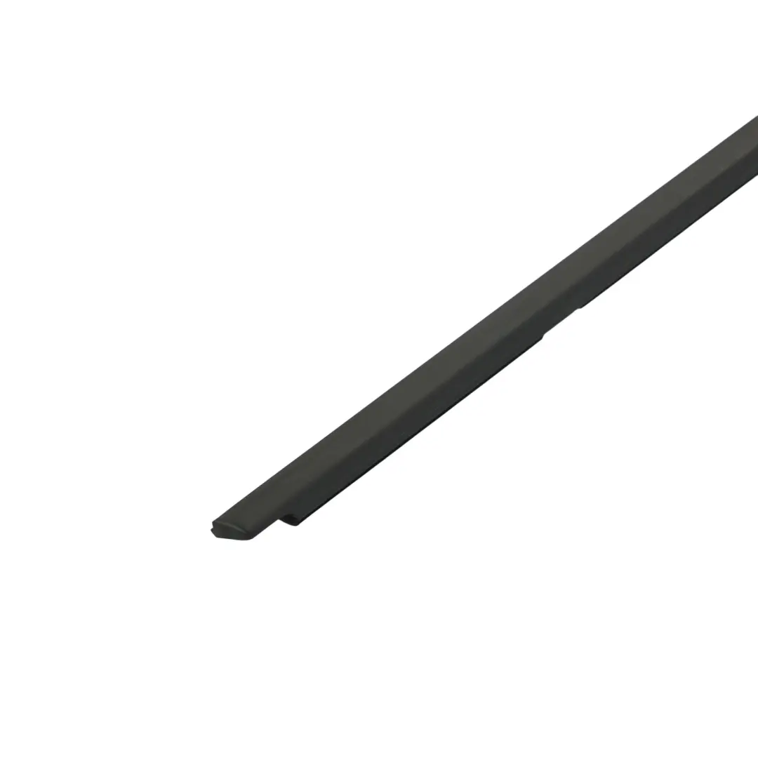 Guarnizione Finestrino Esterno Anteriore Destro per VW Tiguan AX1 con numero di parte 5NA837478A VW Tiguan AX1 Guarnizione Finestrino Esterno Anteriore Destro - SKU 5NA837478A - Numero di parte 5NA837478A