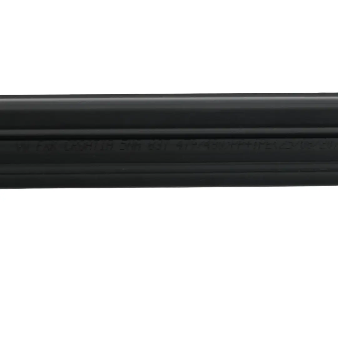 Tira De Sellado De La Puerta Ventana Delantero Derecho para VW Tiguan AX1 con número de pieza 5NA837480 VW Tiguan AX1 Tira De Sellado De La Puerta Ventana Delantero Derecho - SKU 5NA837480 - Número de pieza 5NA837480