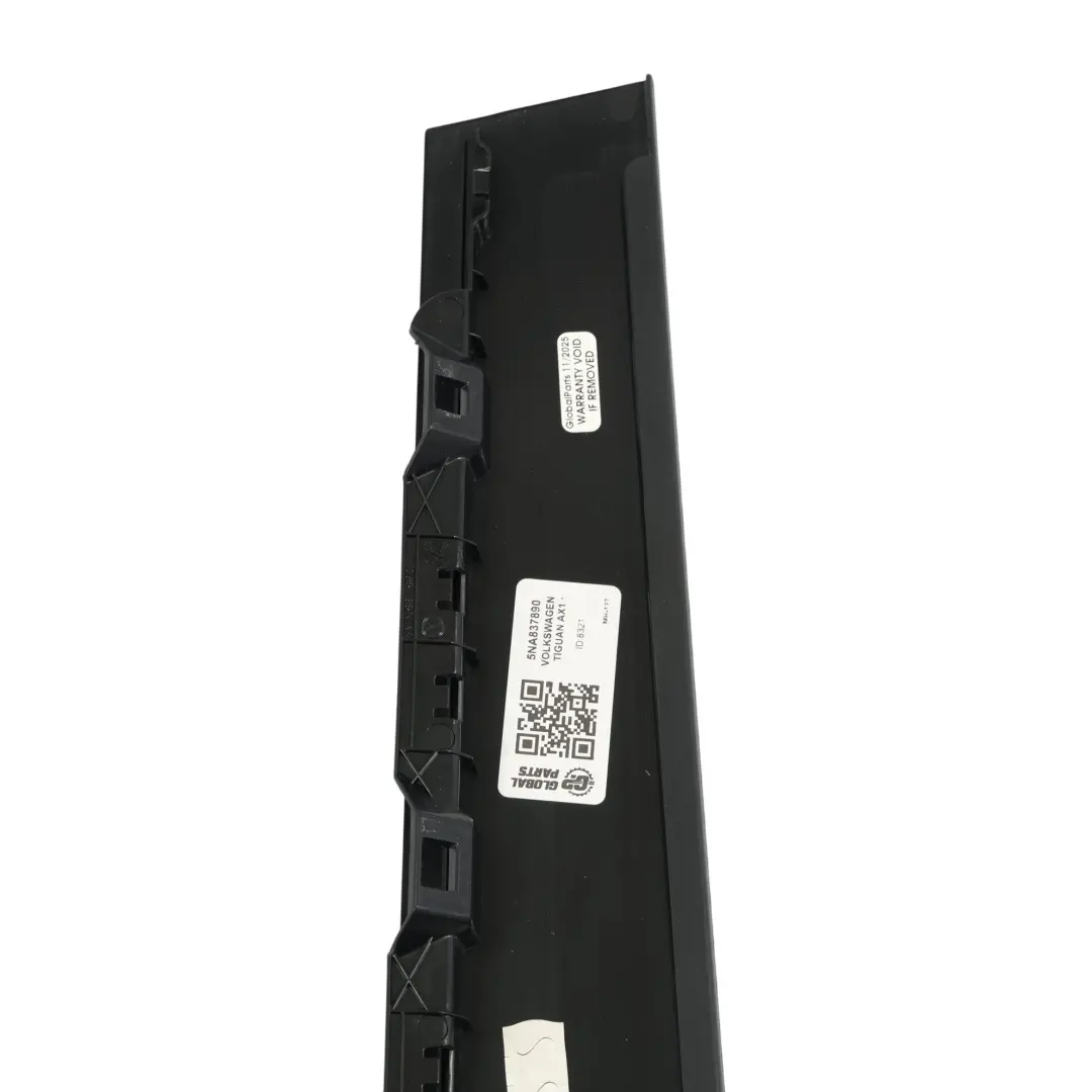 Porta Anteriore B Esterna Striscia Rivestimento Destra per VW Tiguan AX1 con numero di parte 5NA837890 VW Tiguan AX1 Porta Anteriore B Esterna Striscia Rivestimento Destra - SKU 5NA837890 - Numero di parte 5NA837890