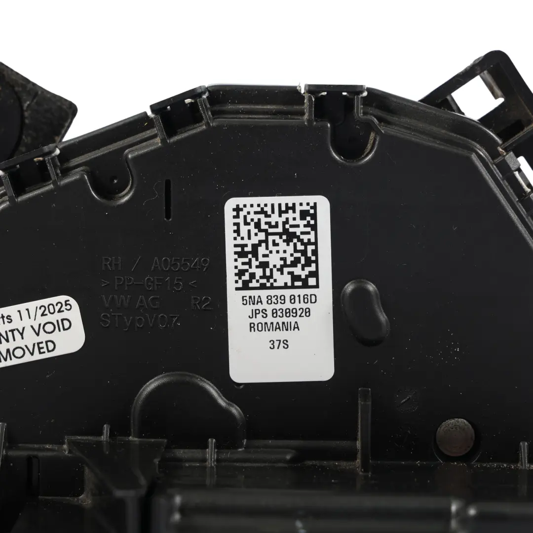 Meccanismo Bloccaggio Porta Posteriore Destra Assembly per VW Tiguan AX1 con numero di parte 5NA839016D VW Tiguan AX1 Meccanismo Bloccaggio Porta Posteriore Destra Assembly - SKU 5NA839016D - Numero di parte 5NA839016D