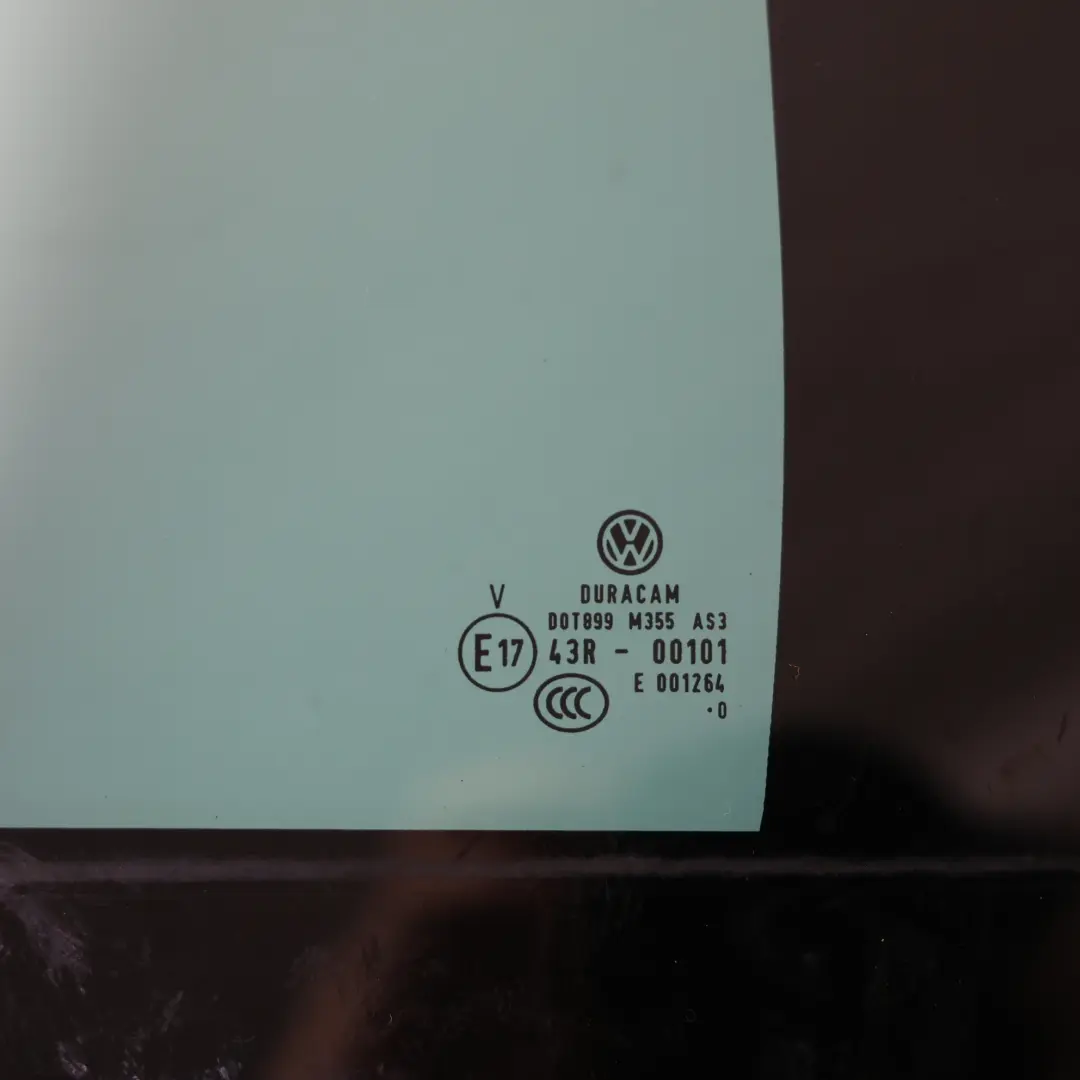 Vetro Del Quarto Di Porta Posteriore Sinistro per Volkswagen Tiguan AX1 con numero di parte 5NA845213L Volkswagen Tiguan AX1 Vetro Del Quarto Di Porta Posteriore Sinistro - SKU 5NA845213L - Numero di parte 5NA845213L