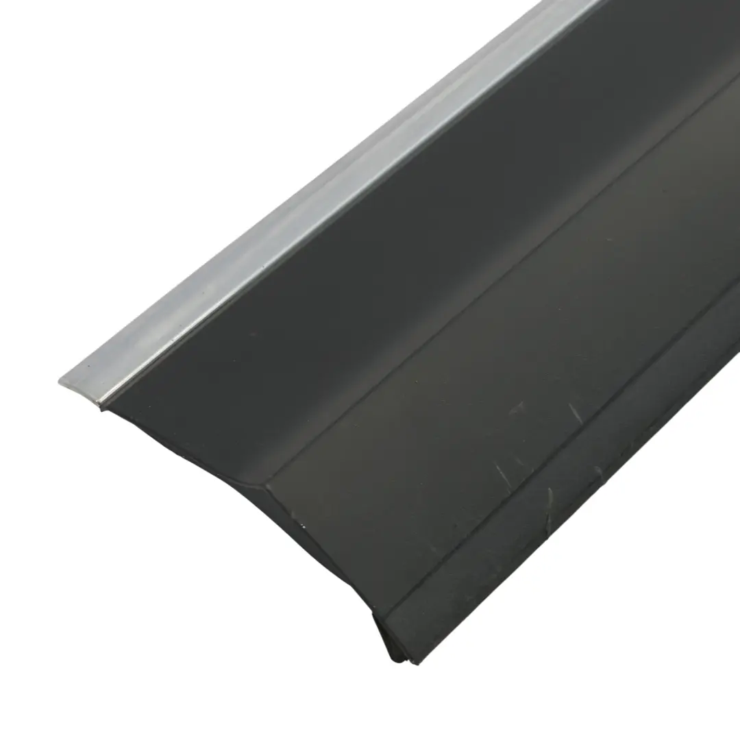 Striscia Rivestimento Inferiore Porta Anteriore Destra per Volkswagen Tiguan AX1 con numero di parte 5NA854940P Volkswagen Tiguan AX1 Striscia Rivestimento Inferiore Porta Anteriore Destra - SKU 5NA854940P - Numero di parte 5NA854940P