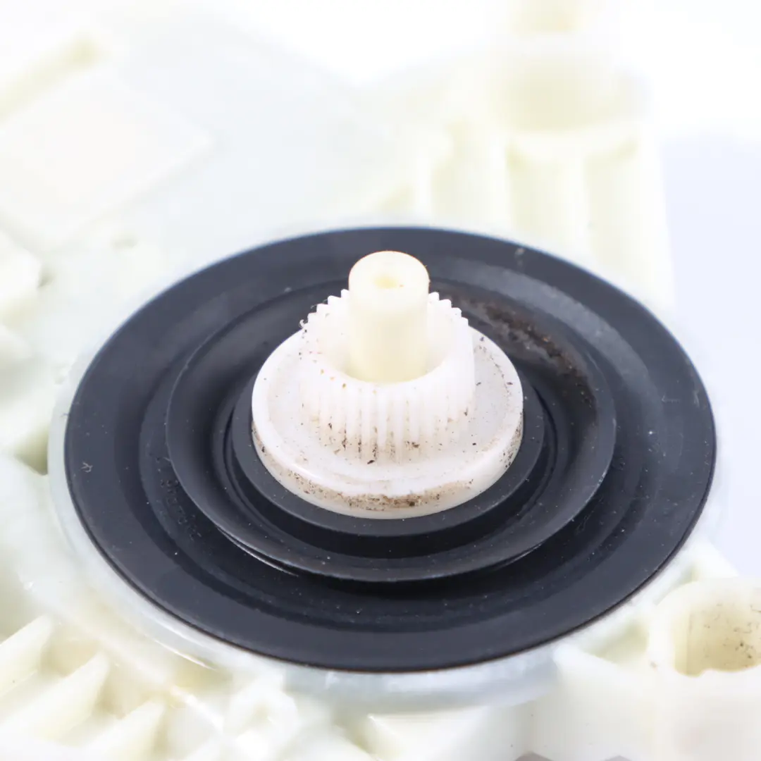 Heckscheiben Heber Regulator Motor Links 5Q4959811A für VW Volkswagen Golf VII 7 mit Teilenummer 5Q4959811F VW Volkswagen Golf VII 7 Heckscheiben Heber Regulator Motor Links 5Q4959811A - SKU 5Q4959811F - Teilenummer 5Q4959811F