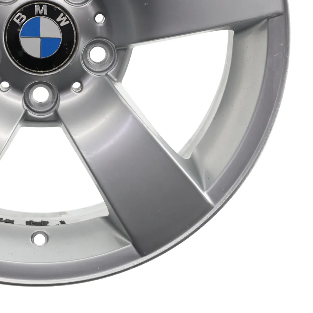 Cerchio Ruota In Lega Argento 17" Star Spoke 122 8J ET:20 per BMW E60 E61 con numero di parte 6760615 BMW E60 E61 Cerchio Ruota In Lega Argento 17" Star Spoke 122 8J ET:20 - SKU 6760615-1 - Numero di parte 6760615
