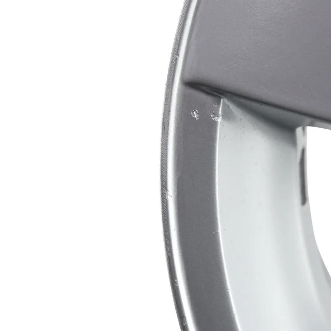 Cerchio Ruota In Lega Argento 17" Star Spoke 122 8J ET:20 per BMW E60 E61 con numero di parte 6760615 BMW E60 E61 Cerchio Ruota In Lega Argento 17" Star Spoke 122 8J ET:20 - SKU 6760615-1 - Numero di parte 6760615