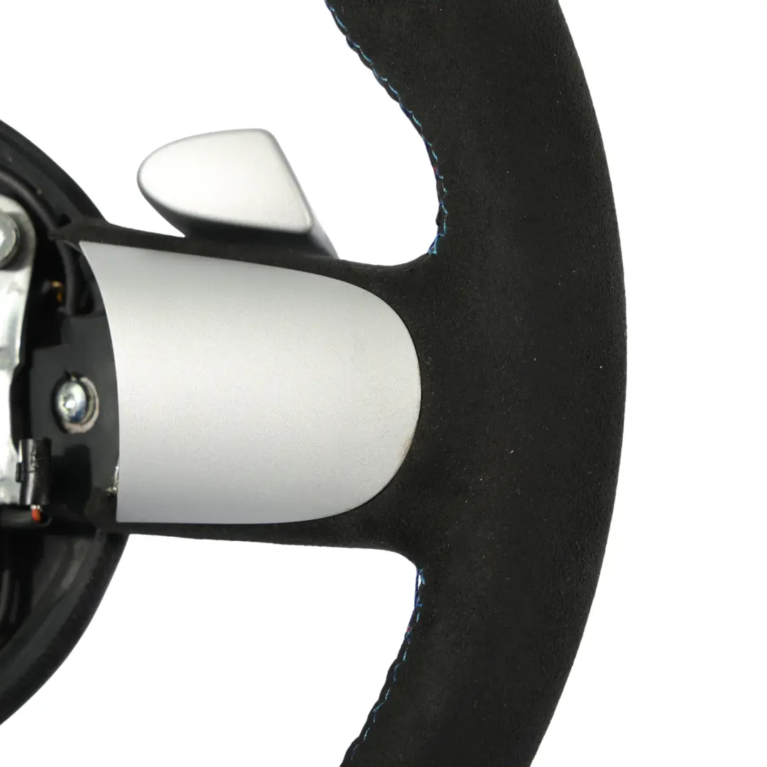 Neuf en Cuir Noir / Alcantara Volant 3 Couleurs Steptronic pour Mini Cooper R50 R53 à propos du numéro de pièce 6765660 Mini Cooper R50 R53 Neuf en Cuir Noir / Alcantara Volant 3 Couleurs Steptronic - SKU 6765660-1 - Numéro de pièce 6765660