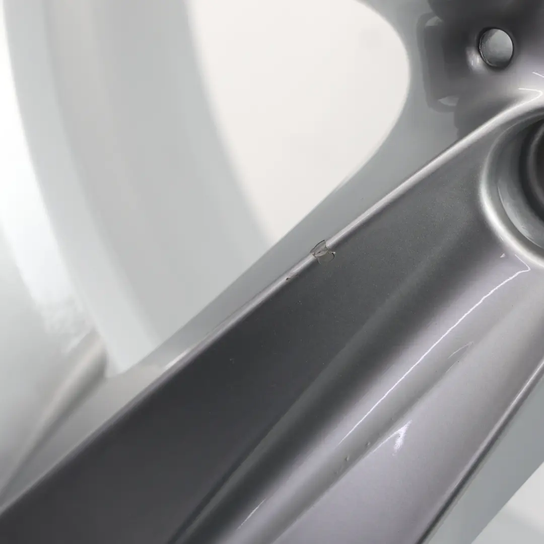 Vorder Rad Felge 18" Stern Speiche 189 8J ET:34 für BMW E90 E91 E92 E93 mit Teilenummer 6768858 BMW E90 E91 E92 E93 Vorder Rad Felge 18" Stern Speiche 189 8J ET:34 - SKU 6768858-1 - Teilenummer 6768858