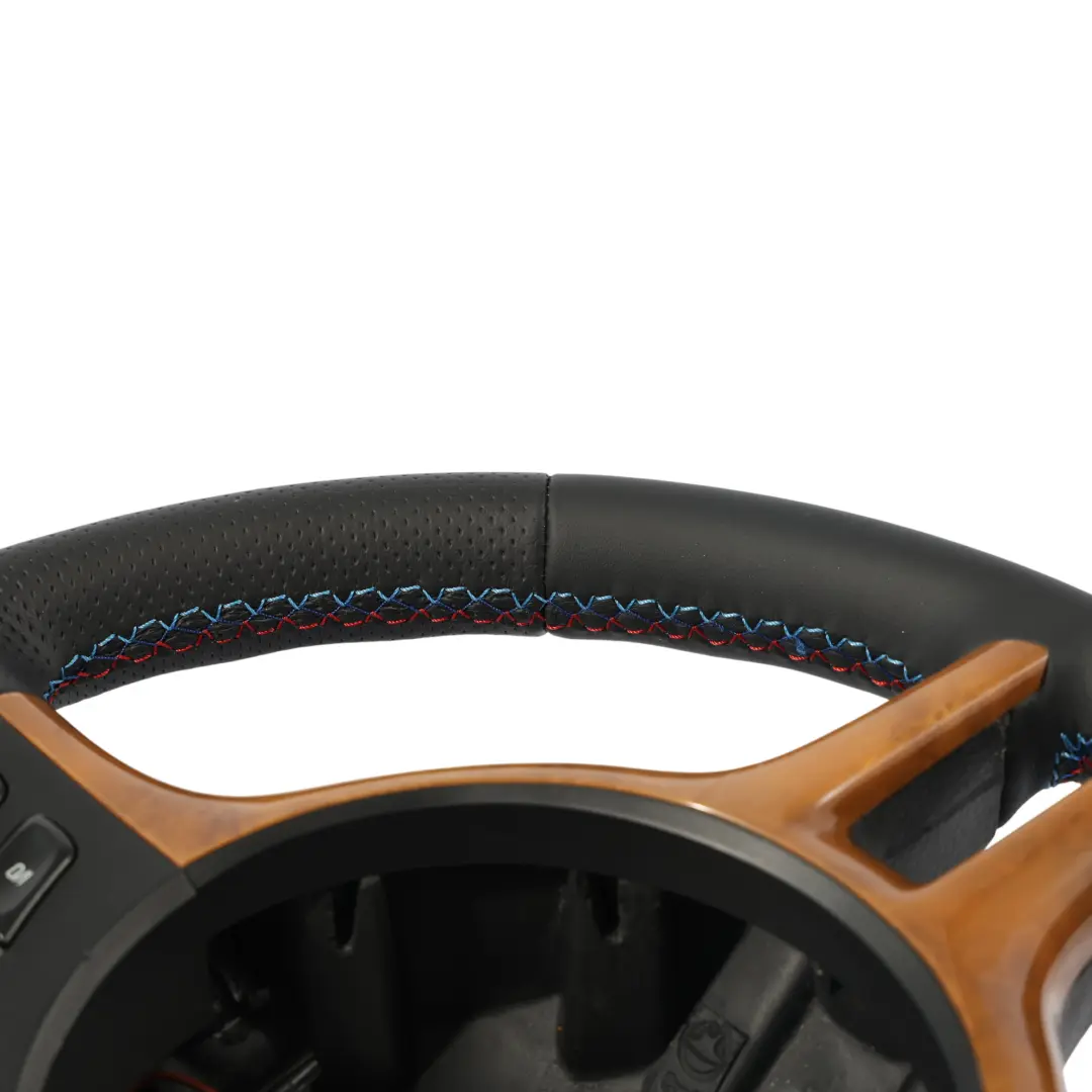 NUOVA Pelle Nera Volante Sportivo 3 Raggi M-Tricolori Fili per BMW X5 E53 con numero di parte 6770422 BMW X5 E53 NUOVA Pelle Nera Volante Sportivo 3 Raggi M-Tricolori Fili - SKU 6770422-2 - Numero di parte 6770422