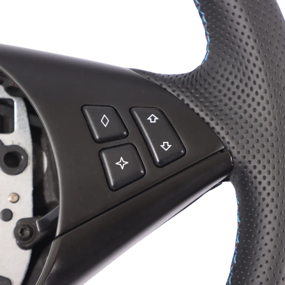 Nuova Pelle Volante Sportivo Nero per BMW E60 E61 E63 E64 con numero di parte 6774458 BMW E60 E61 E63 E64 Nuova Pelle Volante Sportivo Nero - SKU 6774458 - Numero di parte 6774458