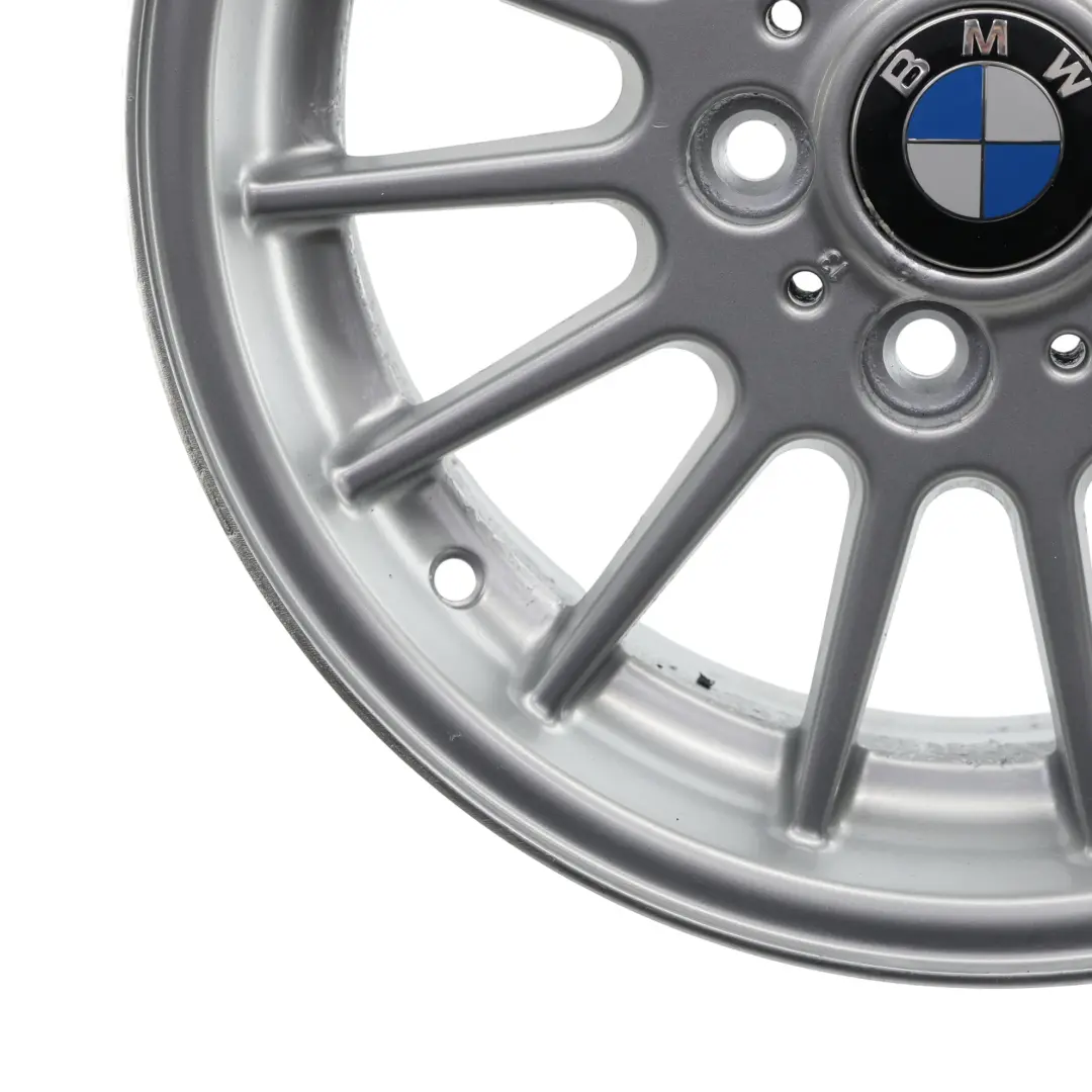 Leichtmetallfelge 16" 7J ET:34 Radialspeiche 32 für BMW E90 E91 mit Teilenummer 6775615 BMW E90 E91 Leichtmetallfelge 16" 7J ET:34 Radialspeiche 32 - SKU 6775615-2 - Teilenummer 6775615