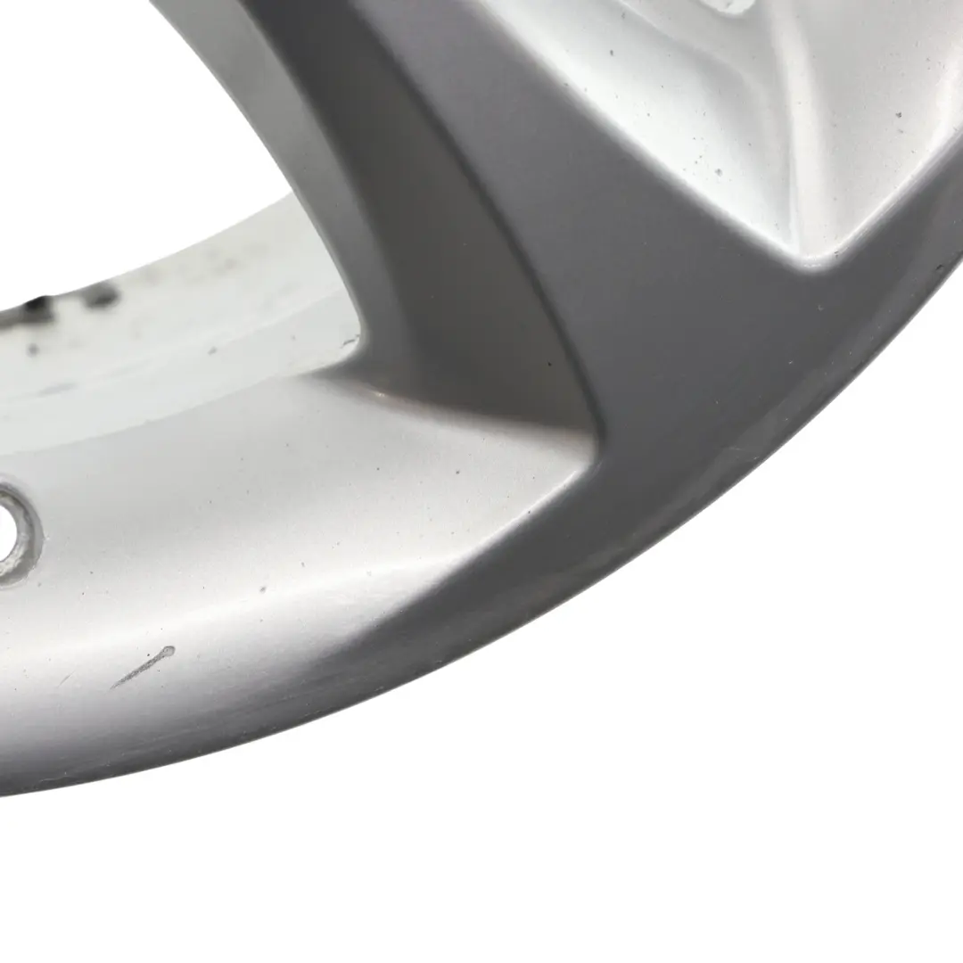 Silberne Leicht Metall Felge 17" ET:47 7J für BMW E81 E82 E87 mit Teilenummer 6778219 BMW E81 E82 E87 Silberne Leicht Metall Felge 17" ET:47 7J - SKU 6778219-7 - Teilenummer 6778219