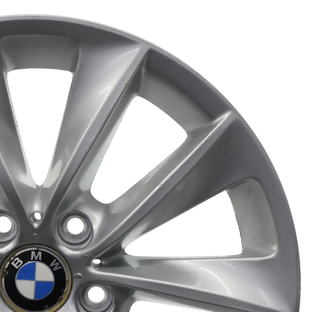 Silberne Leicht Metall Felge 18" 8J ET:43 V Speiche 307 für BMW F25 F26 mit Teilenummer 6787578 BMW F25 F26 Silberne Leicht Metall Felge 18" 8J ET:43 V Speiche 307 - SKU 6787578-2 - Teilenummer 6787578