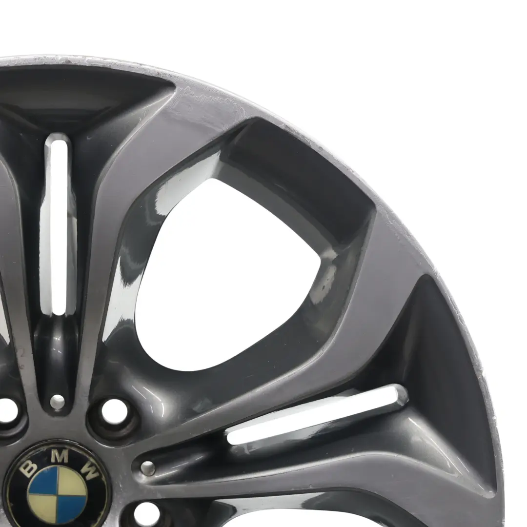 Cerchio Posteriore In Lega Grigio 20" 11J ET:37 Y Raggi 336 per BMW X5 E70 con numero di parte 6788011 BMW X5 E70 Cerchio Posteriore In Lega Grigio 20" 11J ET:37 Y Raggi 336 - SKU 6788011-5 - Numero di parte 6788011