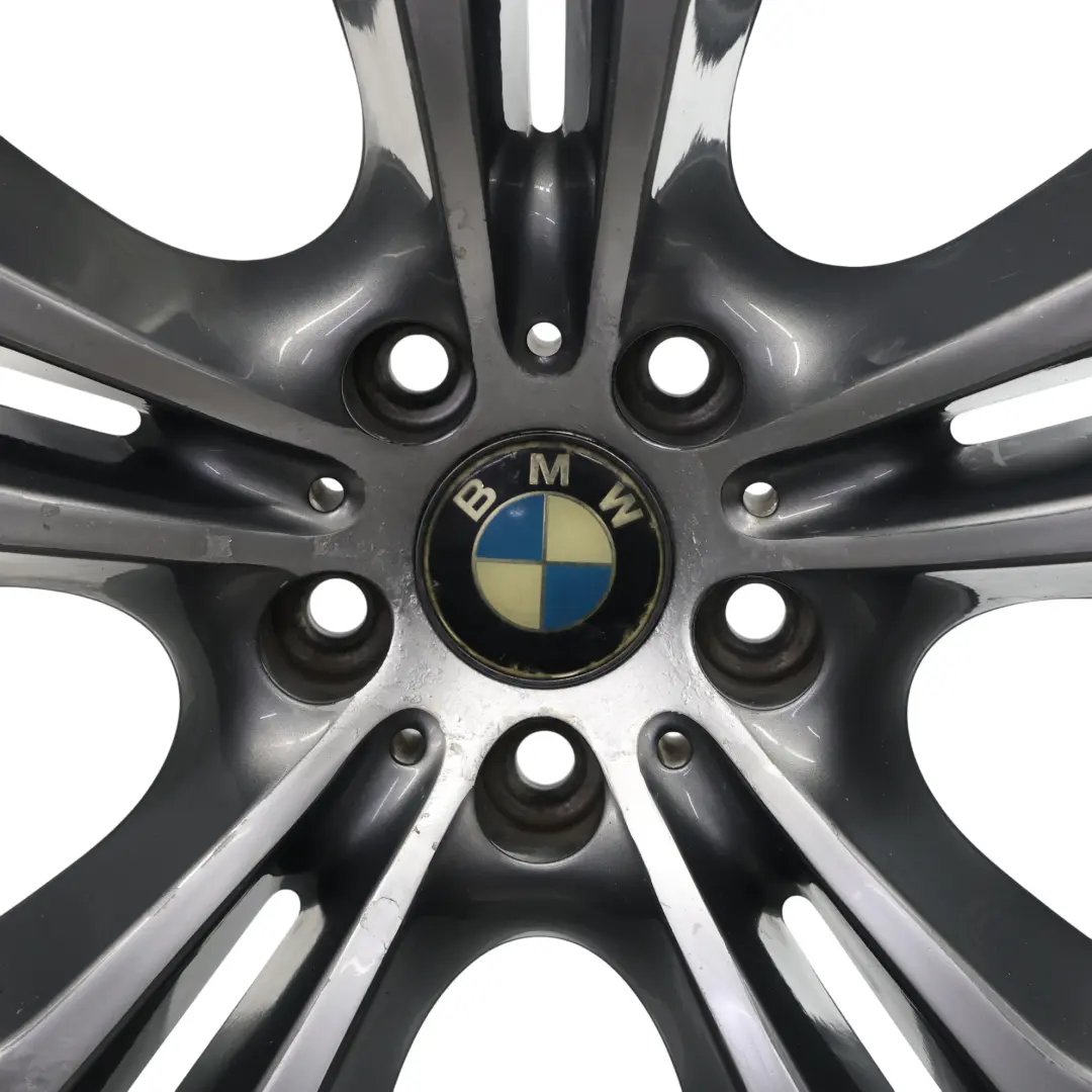 Cerchio Posteriore In Lega Grigio 20" 11J ET:37 Y Raggi 336 per BMW X5 E70 con numero di parte 6788011 BMW X5 E70 Cerchio Posteriore In Lega Grigio 20" 11J ET:37 Y Raggi 336 - SKU 6788011-5 - Numero di parte 6788011