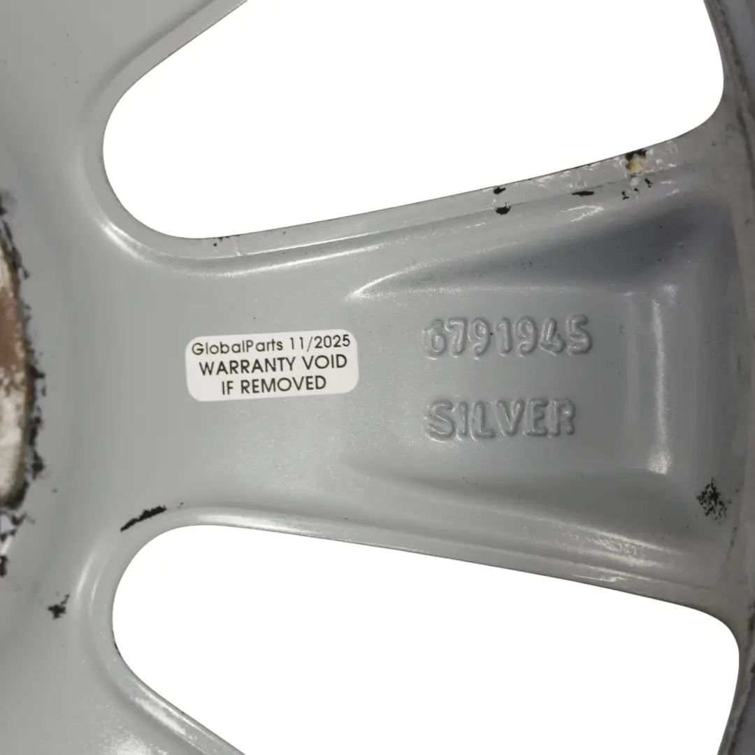 Argento Cerchio in lega 17" 7J ET:48 Raggi conici 121 per Mini Cooper R55 R56 R57 con numero di parte 6791945 Mini Cooper R55 R56 R57 Argento Cerchio in lega 17" 7J ET:48 Raggi conici 121 - SKU 6791945-2 - Numero di parte 6791945