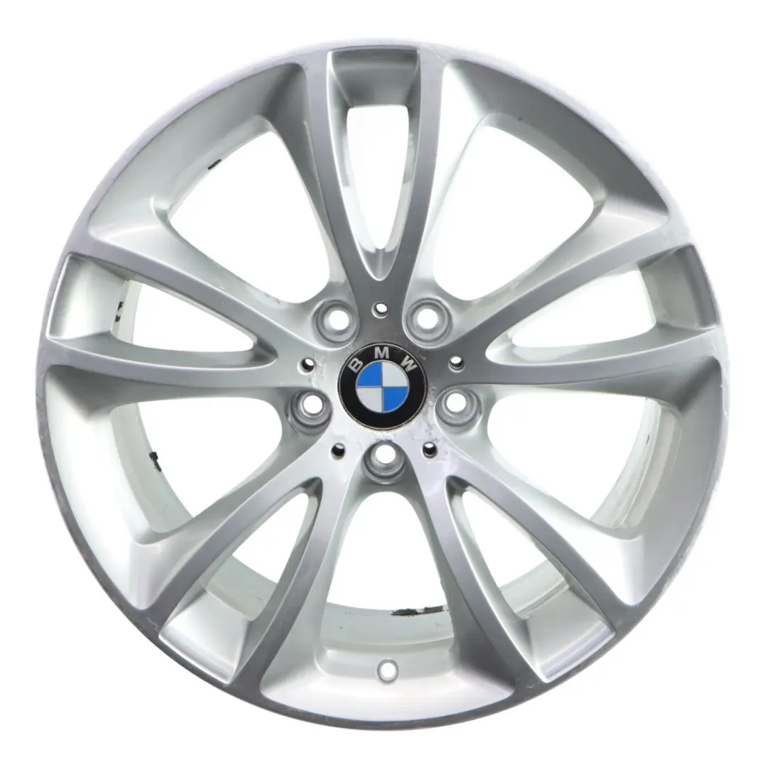 Cerchio Anteriore Lega 19" 8,5J ET:33 V-Spoke 366 per BMW F10 F11 F12 con numero di parte 6794690 BMW F10 F11 F12 Cerchio Anteriore Lega 19" 8,5J ET:33 V-Spoke 366 - SKU 6794690-3 - Numero di parte 6794690