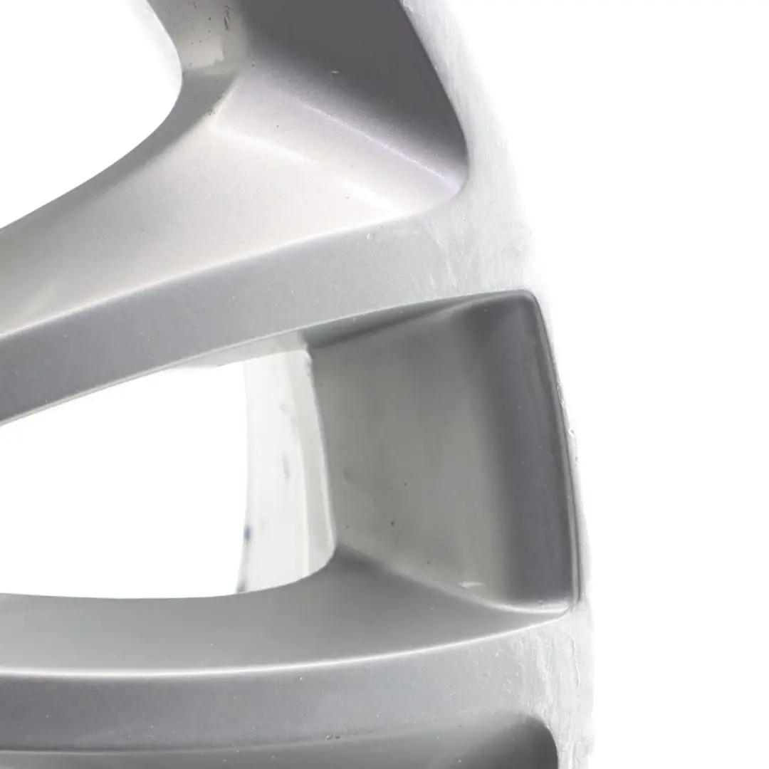 Llanta Aleación Delantera 19" 8,5J ET:33 V-Spoke 366 para BMW F10 F11 F12 con número de pieza 6794690 BMW F10 F11 F12 Llanta Aleación Delantera 19" 8,5J ET:33 V-Spoke 366 - SKU 6794690-3 - Número de pieza 6794690