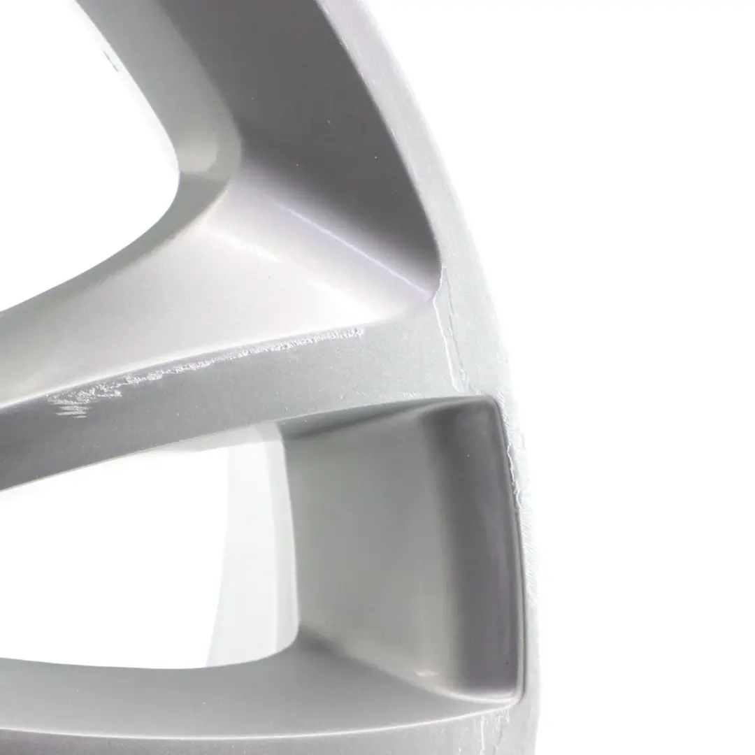 Felga Aluminiowa Tylna 19" 9J ET:33 V-Spoke 366 do BMW F10 F11 F12 o numerze 6794691 BMW F10 F11 F12 Felga Aluminiowa Tylna 19" 9J ET:33 V-Spoke 366 - SKU 6794691-3 - Numer Części 6794691