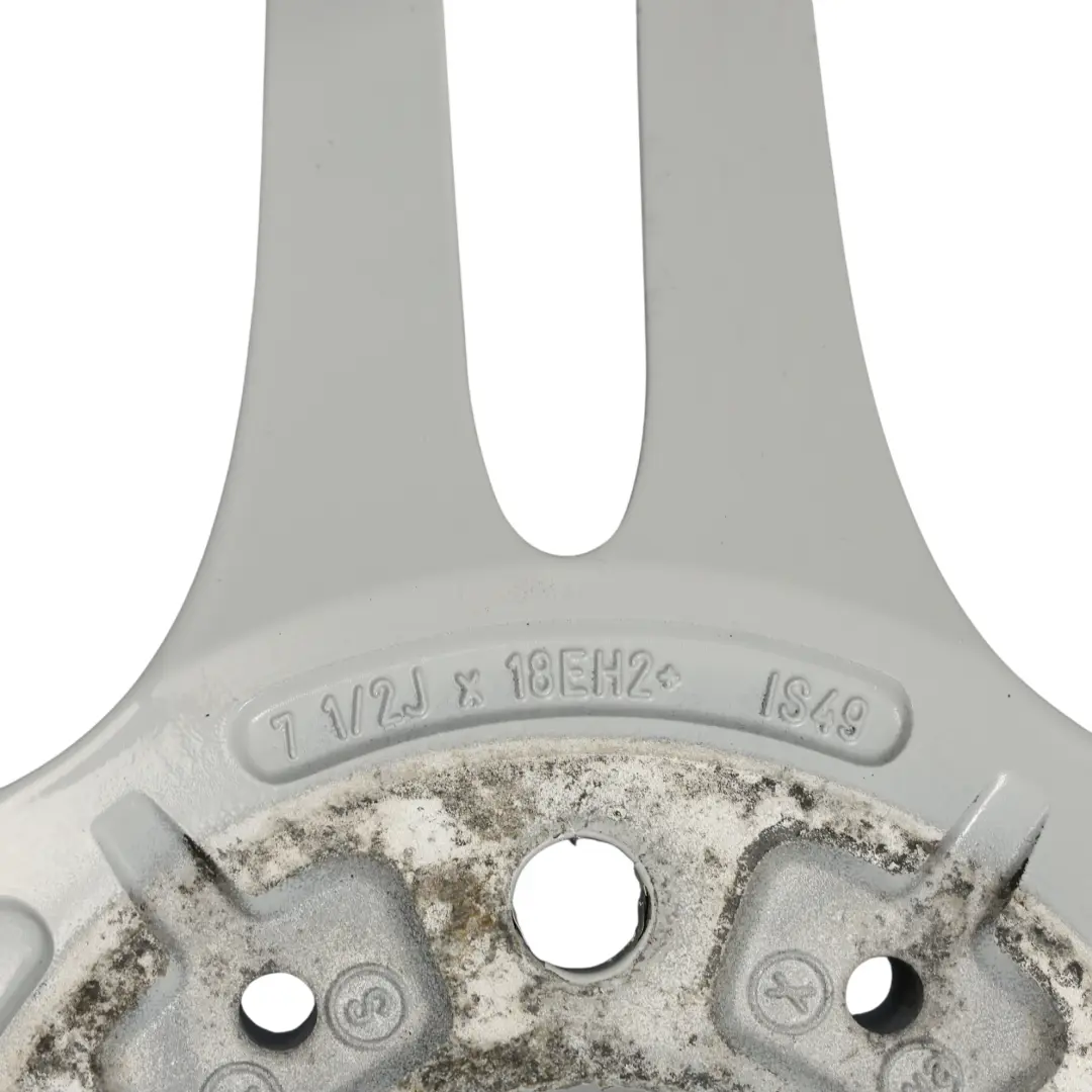 Cerchio anteriore lega M Performance Doppio raggio 313M 18" 7,5J ET:49 per BMW E87 con numero di parte 6856666 BMW E87 Cerchio anteriore lega M Performance Doppio raggio 313M 18" 7,5J ET:49 - SKU 6856666-1 - Numero di parte 6856666