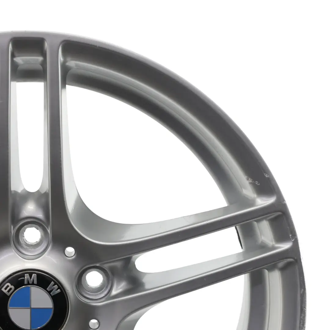 Llanta Aleación Delantera M Performance Doble Radio 18" 7,5J ET:49 para BMW E81 E87 con número de pieza 6856666 BMW E81 E87 Llanta Aleación Delantera M Performance Doble Radio 18" 7,5J ET:49 - SKU 6856666-1 - Número de pieza 6856666