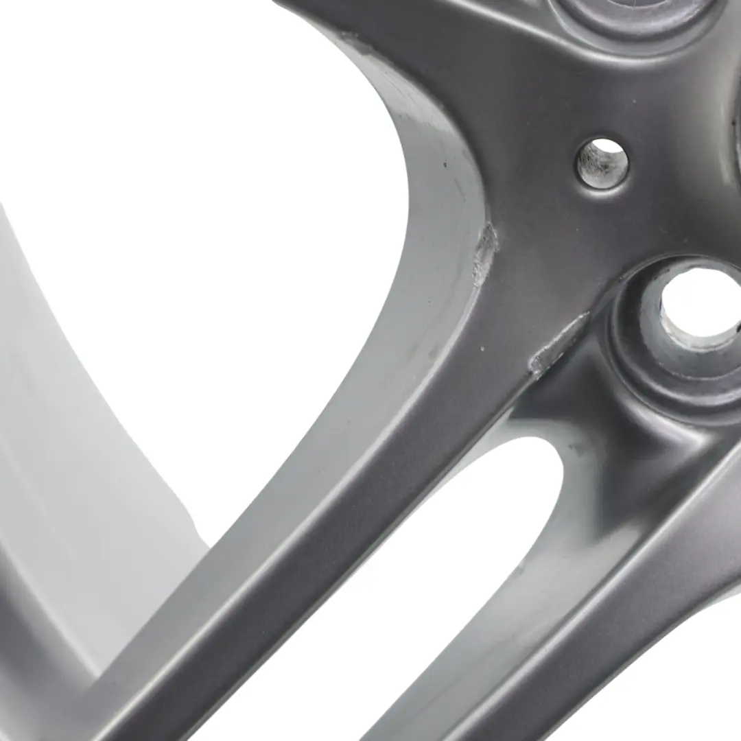 Cerchio anteriore lega M Performance Doppio raggio 313M 18" 7,5J ET:49 per BMW E87 con numero di parte 6856666 BMW E87 Cerchio anteriore lega M Performance Doppio raggio 313M 18" 7,5J ET:49 - SKU 6856666-1 - Numero di parte 6856666